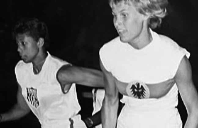 40+++ ClubMagazin DHC Historie +++ ein Zeitzeuge berichtet +++ 6 Olympia-Medaillen in 100 Jahren Vor 50 Jahren in ROM: 20-jähriges DHC- Mädchen erkämpft 2 Silbermedaillen!