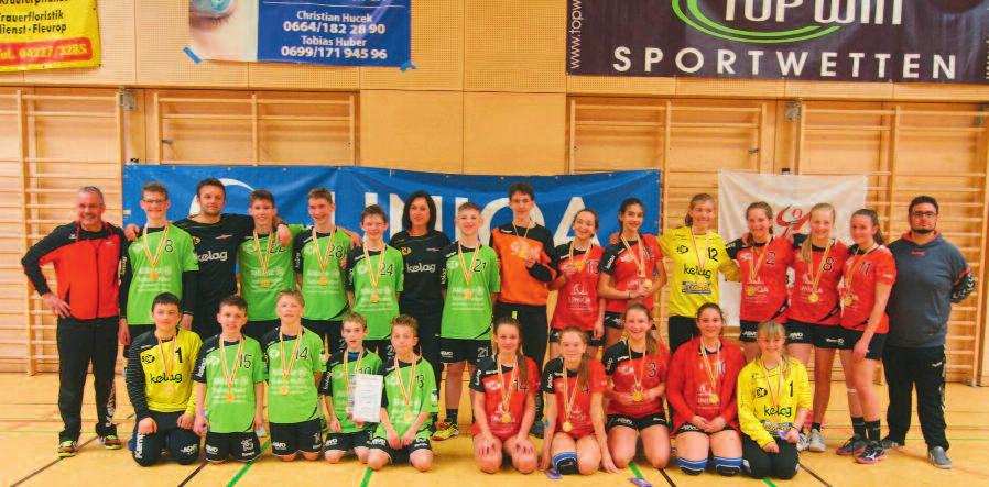 in der Ballspielhalle Ferlach im Einsatz. Die Mädchen-Mannschaft des BG/BRG Mössingerstraße aus Klagenfurt und das Burschen- Team der NMS Ferlach gingen bei diesem Turnier als Sieger hervor.