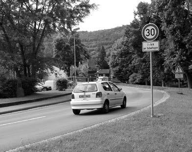 Geschwindigkeitsbeschränkung im Bereich des Schulzentrums Die Stadt Amorbach hat sich an das Bayerische Staatsministerium des Innern, für Bau und Verkehr gewandt, ob im Hinblick auf die