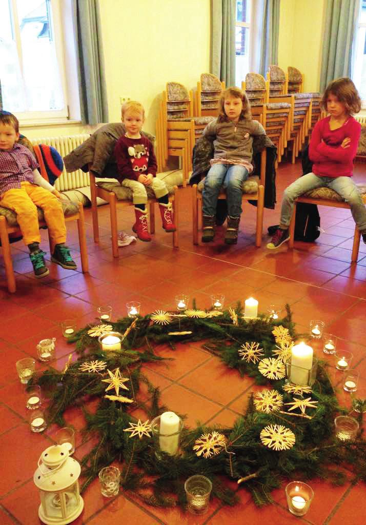 Im Käppele bekam jedes Kind eine selbst gebastelte Kerze und durfte diese auf den Altar stellen.