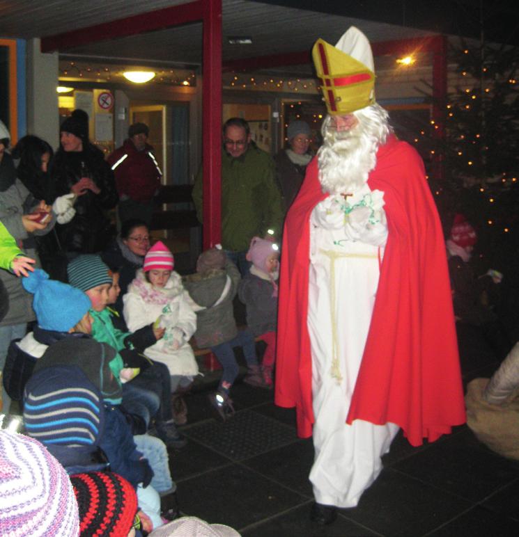 St. Nikolaus im Kindergarten St. Martin Am 6. Dezember besuchte uns St. Nikolaus im Kindergarten. Um 16.