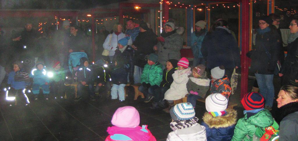 Es wurde gesungen, Gedichte waren zu hören und auch der Nikolaus hatte für die Kinder eine Geschichte mitgebracht.