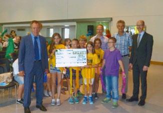 Schulen und Kindergärten Spende für Flüchtlingskinder-Projekt an der Medardus-Schule Mit 2.500 Euro unterstützt die PSD Bank Koblenz eg die Sprachförderung von Flüchtlingskindern.