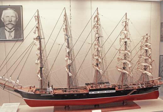 Unser größtes Modell ist das Fünfmastvollschiff Preußen, das unter dem Heiligenhafener Kapitän Hinrich Nissen bis 1910 die Welt umsegelte, erzählt Petra Der Hafen von Heiligenhafen vor 1898: Der