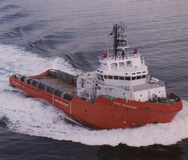 dynamisch positioniertes Verlegeschiff für Tiefwasser, wie z. B. die Allseas Solitaire DP (Abbildung 4.50, links) wird eingesetzt.