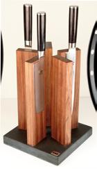 41 KAI - MADE IN JAPAN STONEHENGE MESSERBLOCK RED WOOD Der Messerblock bietet an 5 Holzsäulen sicheren Platz für bis zu 10 Messer.
