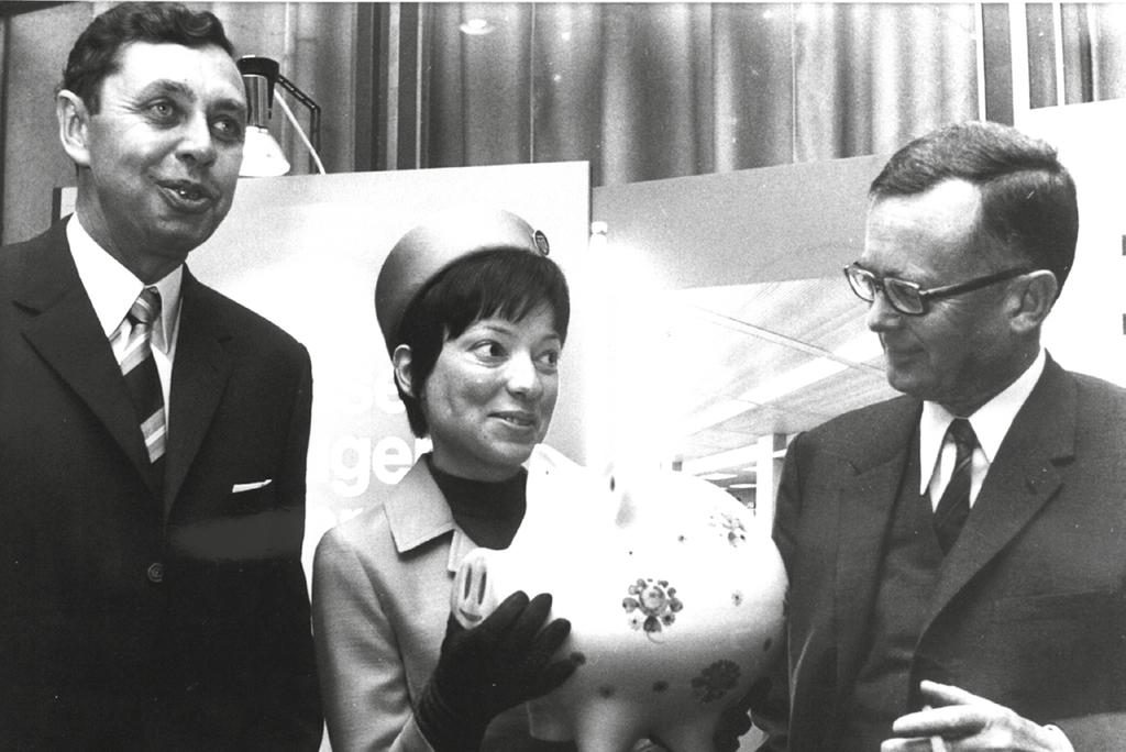 Ludwig Poullain (links) war Anfang der1960er Jahre Vorstandsvorsitzender der Kreissparkasse Recklinghausen und 1969 Präsident des deutschen Sparkassen- und Giroverbandes.
