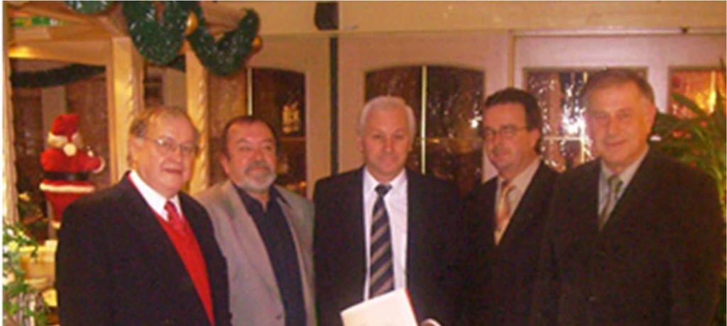 Eine besondere Ehre erfuhr unser langjähriger 1. Vorsitzender Dieter König anlässlich der Weihnachtsfeier am 05.12.2004.
