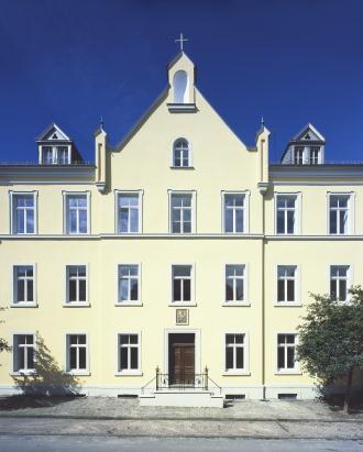2. Seniorenwohnanlage im klassizistischen Viertel von Arnsberg: Fertigstellung 2007 Architekt: K. Dieterle J.