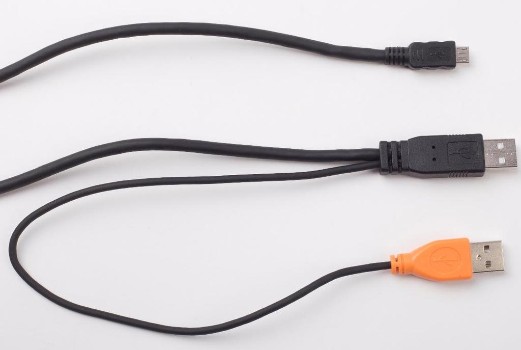 5 Anschluss des USB-Kabels Bei dem USB-Kabel handelt es sich um eine spezielle Ausführung, welche das Delta-Pad mit ausreichend Strom versorgt.