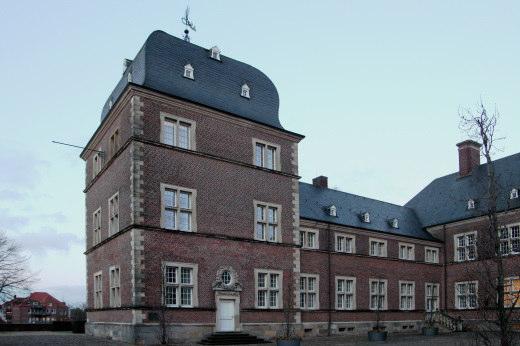 Der lange Weg ins Schloss 2002-2014 Vor mehr als 112 Jahren wurde unser Heimatverein in Ahaus gegründet.