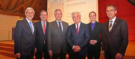 WIRTSCHAFTSGESPRÄCH OSTWÜRTTEM- BERG // Dr. H. Werner Utz, Aufsichtsratsvorsitzender der Ulmer Uzin Utz AG, sprach beim 4. Wirtschaftsgespräch Ostwürttemberg am 8.