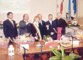 November 2008 - Bildmitte Dr. E. Pian und Cac. H. Suntinger und Mons. L. Silan (rechts außen) sowie der Poggersdorfer Bürgermeister A.