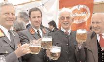 Homestory General ir Wolfgang Ortner eine ereignisreiche Lebenszeitreise Das LGK für Kärnten hatte in der Zeit von 20.12.1974 bis 31.12.1986 General Wolfgang ORTNER als Landesgendarmeriekommandanten.