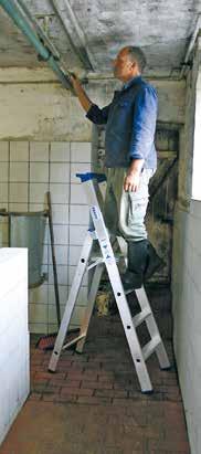 Stehleitern/Tritte Bestimmungsgemäße Verwendung von Stehleitern Die Stehleiter ist eine freistehend zu verwendende Leiter.