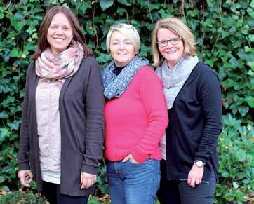 Kultur und Heimatpflege Neue Hofstaat-Betreuerinnen Mareike Witte, Georgina Pyritz und Petra Hoja (von links) kümmern sich um die Amelinghausener Heidekönigin und ihren Hofstaat.
