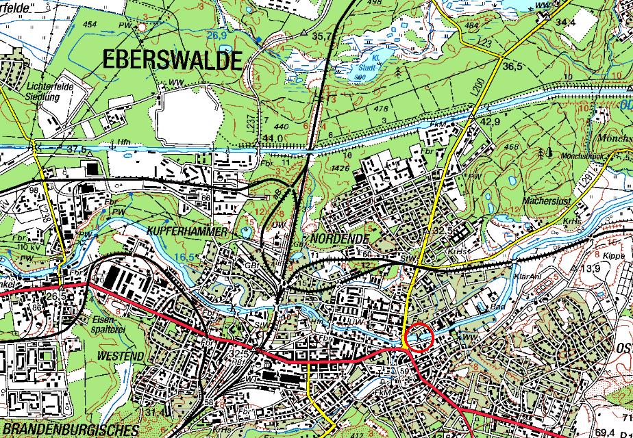 7.3.5 Wehr / Schleuse Eberswalde Das Wehr bzw. die Schleuse Eberswalde befinden sich im kanalartig ausgebauten Finowlauf nahe dem Zentrum von Eberswalde unterhalb der Brücke der B2 (Breite Straße).