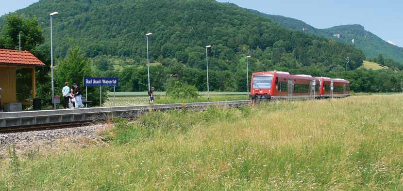 Die Ermstalbahn Ermstalbahn Foto: Andreas Gerber Bei der Ermstalbahn, die von Reutlingen über Metzingen und Dettingen/Erms bis nach Bad Urach fährt, fängt die Erholung bereits mit der Zugfahrt an: