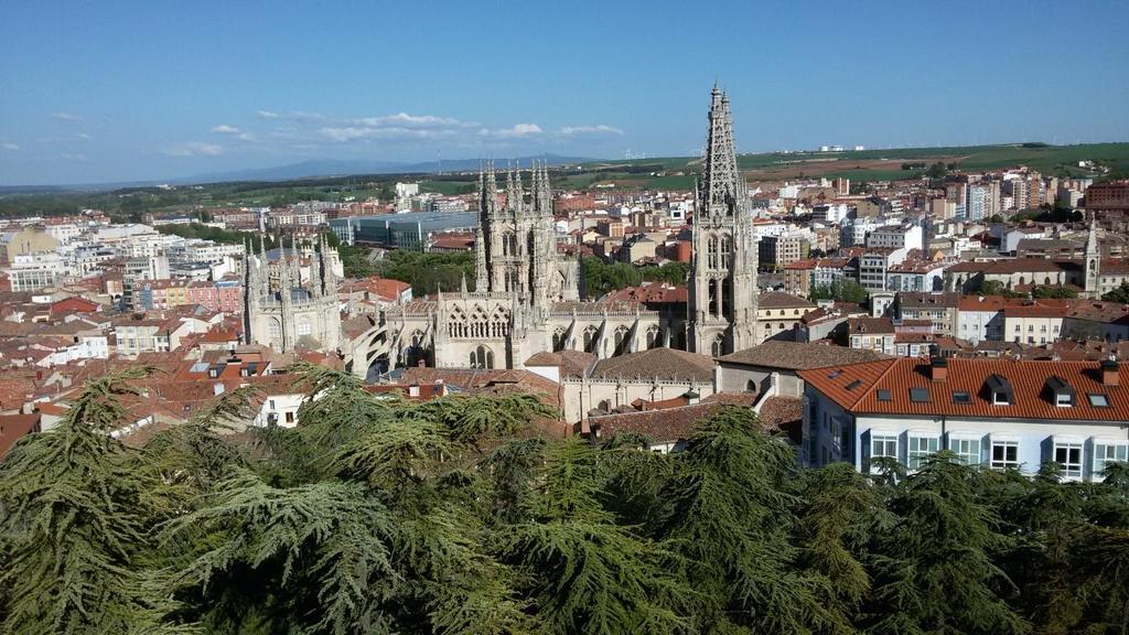 Östlich der Kathedrale liegt die Plaza Mayor, der Marktplatz des historischen Zentrums von Burgos.