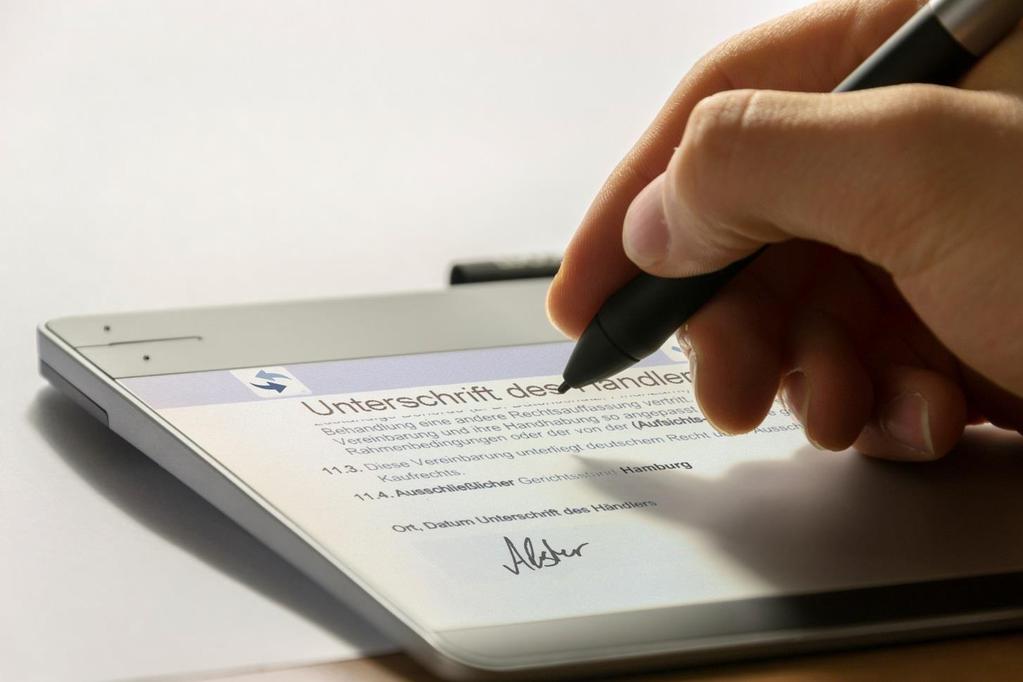 Unterschrift mit einem speziellen Signaturpad mit ergänzender Erkennung biometrischer