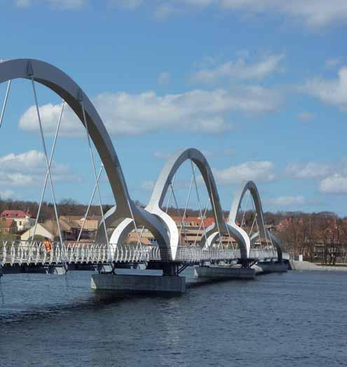 (Foto: Outokumpu) (Foto: Outokumpu) Mit 760 m Länge ist diese Brücke in Sölvesborg, Schweden, die längste Fußgänger- und Fahrradbrücke in Europa. Für den Bau wurde Forta LDX 2101 (EN 1.