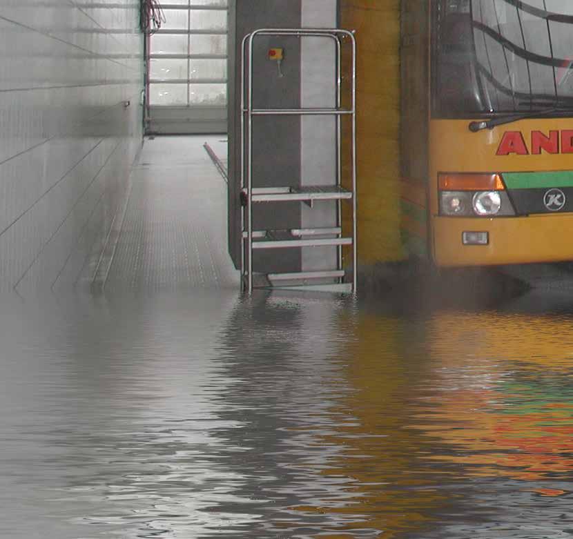 FAHRZEUGREINIGUNG UND PFLEGE LASTKRAFTWAGEN UND BUSSE EXTRA STARK KORROSIONSSCHUTZ WASH & WAX HCC Dirt Razor 960 Power-Reiniger für die Hochdruckwäsche in automatischen Fahrzeugwaschanlagen und