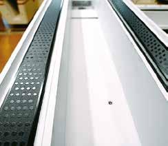 Das ausgezeichnete Dämpfungsverhalten des Maschinenbetts sorgt für eine hervorragende Oberflächenqualität der geschliffenen Teile.