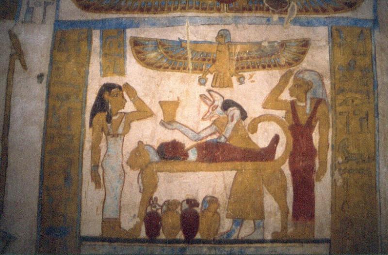 Das nicht weit davon und ebenfalls am Nilufer gelegene Museum hat zwar nicht die Überfülle des Museums von Kairo zu bieten, besticht dafür aber durch vorbildliche Präsentation seiner Objekte,