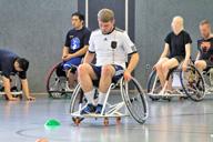 Torben, ebenfalls seit vielen Jahren querschnittsgelähmt (Behinderungsgrad: C5-6 inkomplett), betreibt seinen Sport sehr professionell und erfolgreich.