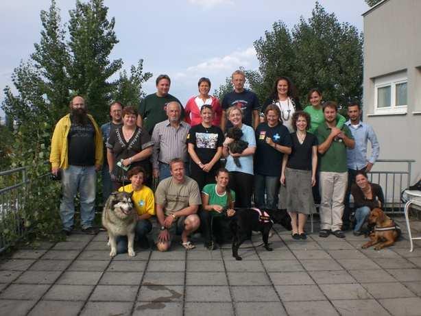 TeilnehmerInnen des DogsTrust Workshops im Wiener Tierschutzhaus 9. Willkommen bei Tierschutz macht Schule! Neue PartnerInnen: 10.