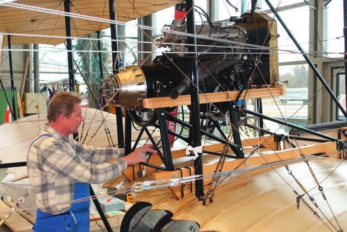 Deutsches Museum Flugwerft Schleißheim Gerhard Filchner Im Rahmen des Modernisierungsprogramms auf der Museumsinsel konnten Flugzeugwerkstatt die Mitarbeiter der Flugzeug-Werkstatt die Beräumung der