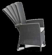 Die hohe Rückenlehne verspricht hohen Sitzkomfort und macht den Sessel zu einem ausfallend schönen Sitzmöbel.