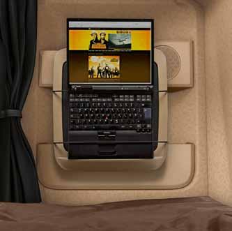 Die Haltevorrichtung bietet Laptops einen festen Platz und kann einfach in die offene Ablage u ber der Windschutzscheibe oder in die Seitenwand auf der Beifahrerseite eingehängt werden.