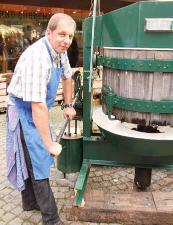 verregneten Altstadtfest gab