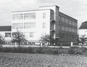 ab 1950 Bild 1 und 2: Ansiedlung Firmen Drescher & Bosch Wirtschaftswunder In diesen Jahren des sog. Wirtschaftswunders ging es auch in Rutesheim stetig aufwärts.