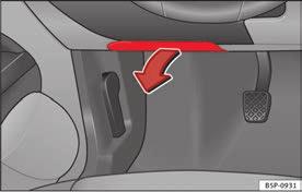 256 Situationen Hinweis Zu einem Gerät können mehrere Sicherungen gehören. Mehrere Geräte können gemeinsam über eine Sicherung abgesichert sein. Hinweis Sicherungen im Fahrzeug Abb.