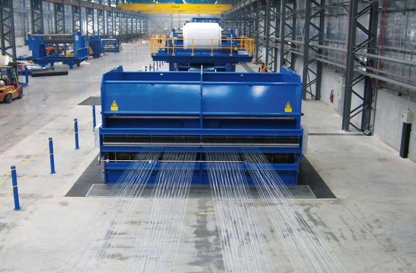 Einlauf vom Seilabwickelgestell in die Seilspannstation Durchzugsvorrichtung Heizpresse in der Gummi- und Kunststoffin dustrie überhaupt.