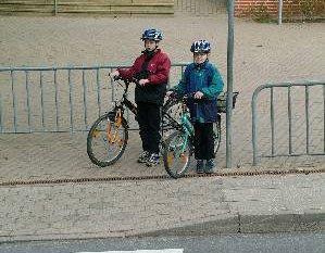 Fahrrad-Führerschein In der Waldschule findet jedes Jahr im Juni die Radfahrprüfung für die 4. Klassen statt.