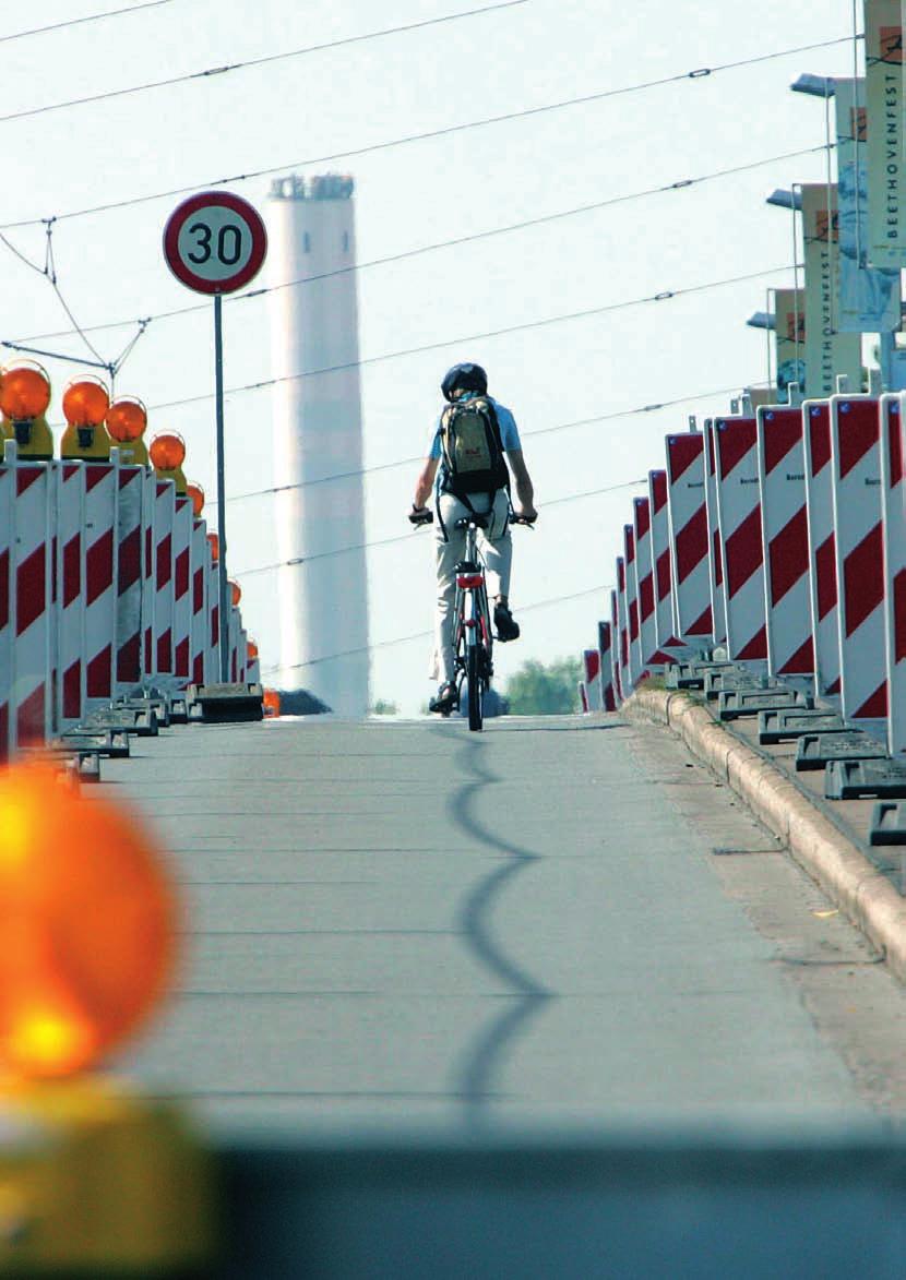Das Wichtigste in Kürze: Mit freundlicher Empfehlung des Ministeriums für Bauen und Verkehr des Landes Nordrhein-Westfalen t Die Sicherheit für Fußgänger und Radfahrer darf im Bereich von