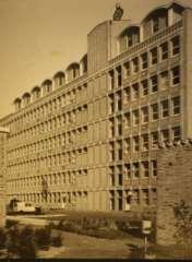 126 Berghoef & Klarenbeek. Grundriss des A.N.W.B. Gebäude in Den Haag, 1958.