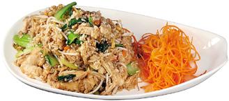 und Hühnerfleisch R7 Thai Style fried Chicken Rice C, Eierreis mit Hühnerfleisch in Thai - Chillisauce 8,20 6,10 7,50 8,30 8,50 7,50 7,50 R4. Tori Don R5.