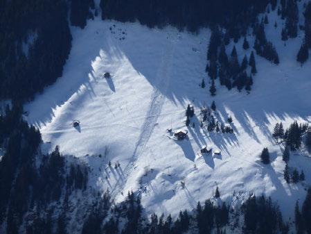 (UR) N NE 1300 1500 m Abbildung 101: Auch in anderen Regionen der Schweizer Alpen gingen am 24. und 25.