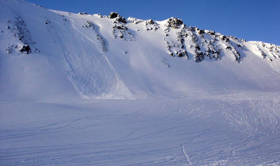 Nr. 191: Meierhofer Tälli, Davos (GR), 17. Februar 2012 Vermisster Snowboarder wird in nächtlicher Suchaktion tot in Lawine gefunden.