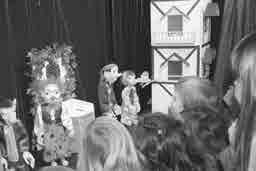 12 01.03.2017 Nr. 9 Das Sternchentheater in der Ortsbücherei Zum wiederholten Male hat das Plochinger Marionettentheater die Ortsbücherei mit einem neuen Stück erfreut.