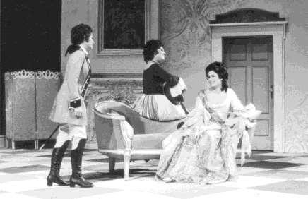 Nach dem Beginn der konsequenten Mozart-Pflege mit der bis heute selten gespielten Oper Titus sorgte die Grazer Oper mit einer Doppelpremiere von Le nozze di Figaro im wahrsten Sinne des Wortes für
