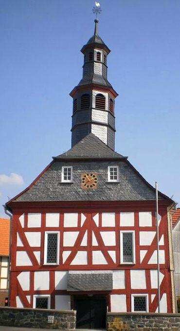Fachwerkkirche Feldatal-Ermenrod Die Martin Luther- Pfarrkirche zählt sicher zu den schönsten, denkmalgeschützten Fachwerkkirchen in Hessen.