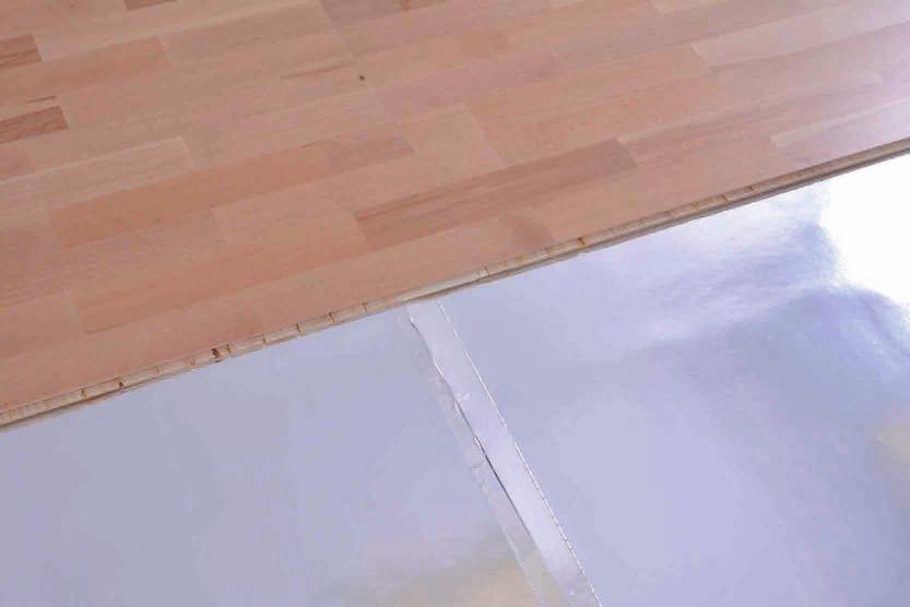 Die Aluminiumbeschichtung sorgt dafür, dass Compact- Floor DIRECT zusätzlich als Wasserdampfsperre (sd-wert > 100 m) genutzt werden kann.