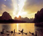 Erleben Sie die Naturwunder des Yangtze und fahren Sie durch die drei berühmten großen Schluchten Qutang, Xiling und Wushan.