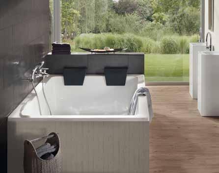 Komfortabler, großzügiger Innenraum, angenehme Wannentiefe und ergonomische Rückenschrägen machen das gemeinsame Bad in dieser Badewanne zum wahren Vergnügen. Weiß. 20 Jahre Herstellergarantie.