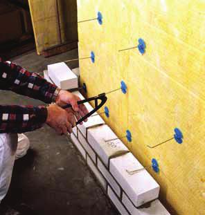 3.5 Produkte und Verarbeitung Silka Kalksandstein Wurden keine Anker in die Hintermauerschale eingelegt, sollte dies nachträglich passieren: Abhängig vom Schalenabstand sowie von der Höhe über dem
